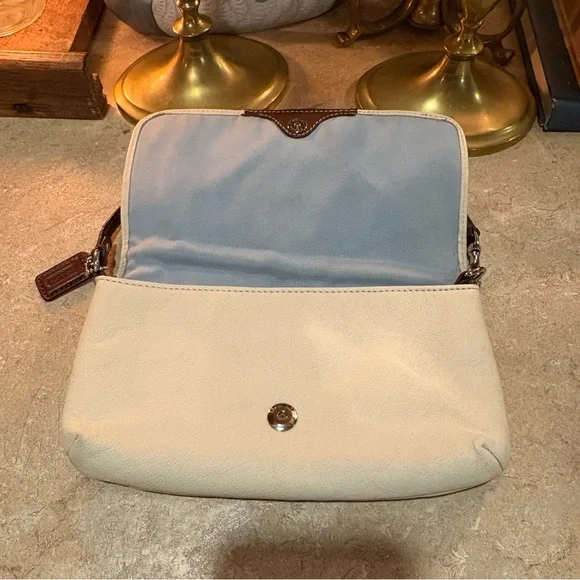 COACH Purse Wrist Clutch Snap Wallet Blue Lined Cream & Brown Leather - Picture 10 of 12